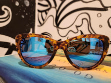 Load image into Gallery viewer, Goodr Sunglasses Runway- Fast As Shell