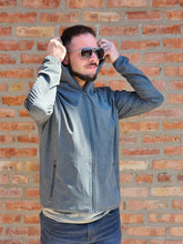 Load image into Gallery viewer, Vuori M Outdoor Trainer Shell Jacket