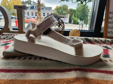 Load image into Gallery viewer, Teva W Midform Universal Canvas Sandal