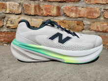 Load image into Gallery viewer, New Balance M 860 v15