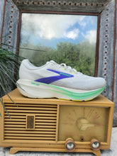 Load image into Gallery viewer, Brooks W Ghost Amp