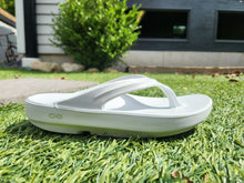 Load image into Gallery viewer, OOfos W OOlala Thong
