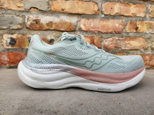 Load image into Gallery viewer, Saucony W Ride 19