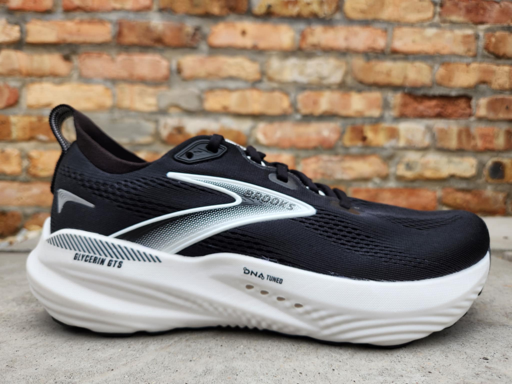 Brooks W Glycerin GTS 22