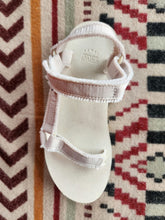 Load image into Gallery viewer, Teva W Midform Universal Canvas Sandal