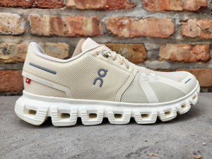 On W Cloud 6