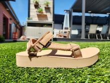 Load image into Gallery viewer, Teva W Midform Universal Canvas Sandal