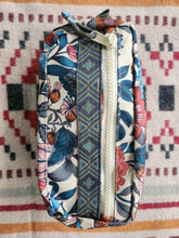 Load image into Gallery viewer, Kavu Out Pouch
