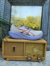 Load image into Gallery viewer, Asics W Cumulus 28