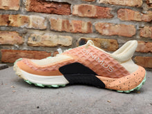 Load image into Gallery viewer, New Balance W Minimus Trail