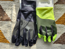 Load image into Gallery viewer, Craft Running Lumen Fleece Glove ADV