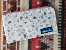 Load image into Gallery viewer, Kavu Camano Clutch